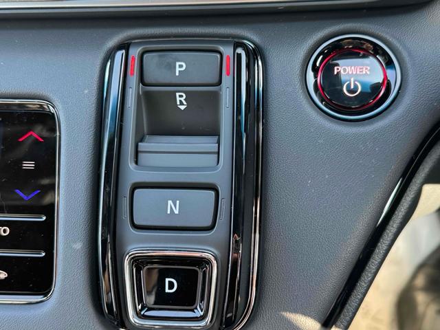 オデッセイハイブリッド ｅ：ＨＥＶアブソルート・ＥＸブラックエディション　ハイブリッド　両側電動スライドドア　クリアランスソナー　オートクルーズコントロール　レーンアシスト　衝突被害軽減システム　ＬＥＤヘッドランプ　電動リアゲート　スマートキー　ＣＶＴ　盗難防止システム（18枚目）