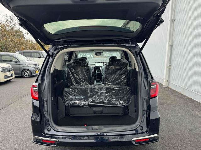 オデッセイハイブリッド ｅ：ＨＥＶアブソルート・ＥＸ　１１インチ純正ナビ　１２インチリア席モニター　純正ＥＴＣ　ブラックエンブレム　オートクルーズコントロール　衝突被害軽減システム　ＬＥＤヘッドランプ　スマートキー　シートヒーター　ＣＶＴ（25枚目）