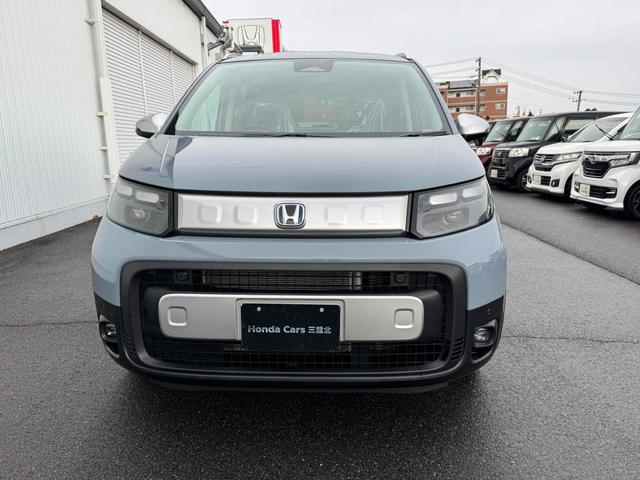 フリード e:HEVクロスター 福祉車輌 純正8インチナビ TV オートクルーズコントロール 衝突被害軽減システム 両側電動スライドドア スマートキー LEDヘッドランプ シートヒーター 盗難防止システム CVT ABS(2枚目)