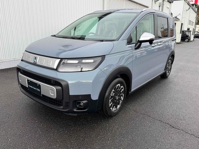 フリード e:HEVクロスター 福祉車輌 純正8インチナビ TV オートクルーズコントロール 衝突被害軽減システム 両側電動スライドドア スマートキー LEDヘッドランプ シートヒーター 盗難防止システム CVT ABS(7枚目)