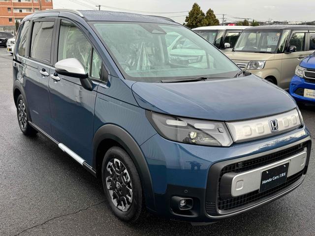 フリード e:HEVクロスター スロープ 福祉車輌 純正9インチナビ オートクルーズコントロール 衝突被害軽減システム 両側電動スライドドア LEDヘッドランプ ヘッドライトウォッシャー スマートキー シートヒーター CVT(8枚目)