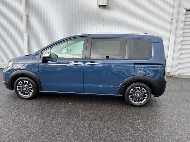 フリード e:HEVクロスター スロープ 福祉車輌 純正9インチナビ オートクルーズコントロール 衝突被害軽減システム 両側電動スライドドア LEDヘッドランプ ヘッドライトウォッシャー スマートキー シートヒーター CVT(13枚目)