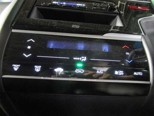 13GFパッケージ 純正CD AUX オートAC 1オーナー(9枚目)