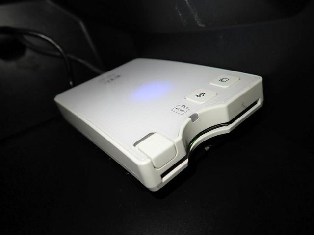 Ｎ－ＢＯＸカスタム ＧＳＳパッケージ　社外ナビ　ワンセグＴＶ　ＵＳＢ接続可能　ＥＴＣ　ワンオーナー　両側パワスラ　ＨＩＤオートライト　アイドリングストップ　インテリキー　プッシュスタート　社外１４インチアルミ　スペアキー（8枚目）
