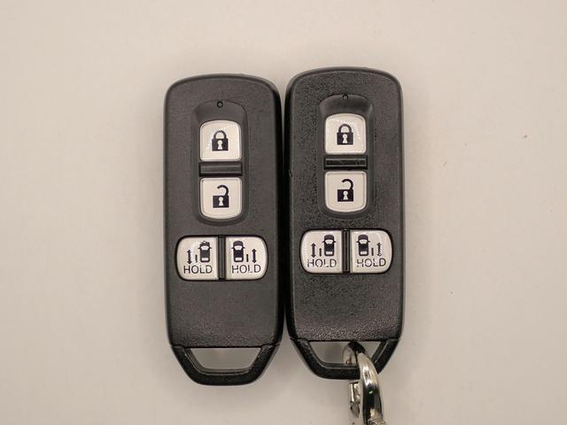 Ｎ－ＢＯＸカスタム Ｇ・Ｌホンダセンシング　４ＷＤ　純正ナビ　フルセグＴＶ　ＵＳＢ＆ＢＴ接続可能　バックカメラ　ＥＴＣ　ワンオーナー　両側パワスラ　レーダークルーズＣ　ＬＥＤオートライト　プッシュスタート　シートヒーター　純正アルミ（8枚目）