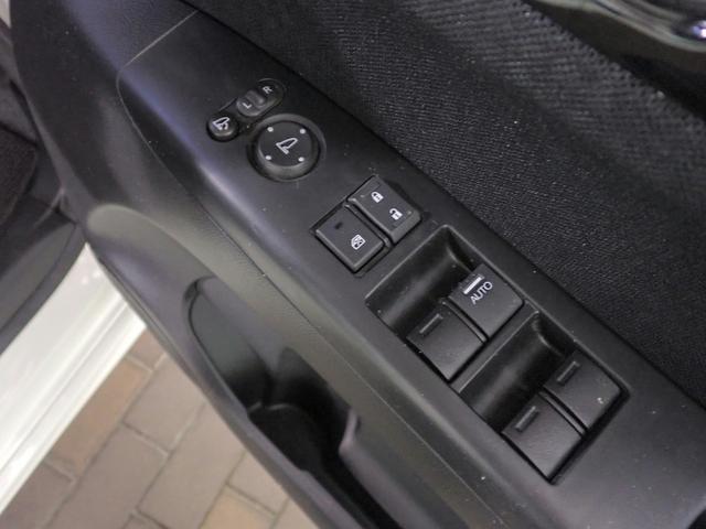 Ｎ－ＢＯＸカスタム ＧＳＳパッケージ　純正ナビ　ワンセグＴＶ　ＢＴ接続可能　バックカメラ　ＥＴＣ　ワンオーナー　両側パワスラ　安心パッケージ　プッシュスタート　シートヒーター　ＨＩＤオートライト　Ａストップ　純正１４インチアルミ（16枚目）