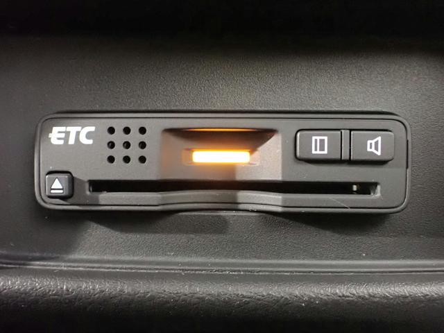 オデッセイハイブリッド ハイブリッドアブソルート・ホンダセンシンアドバンスＰ　８人乗り　純正ナビ　フルセグ　ＵＳＢ＆ＢＴ＆ＨＤＭＩ接続可能　マルチビューカメラ　ＥＴＣ　社外フリップダウンモニター　ワンオーナー　両側パワスラ　レーダークルーズＣ　パワーシート　純正アルミ　禁煙車（9枚目）