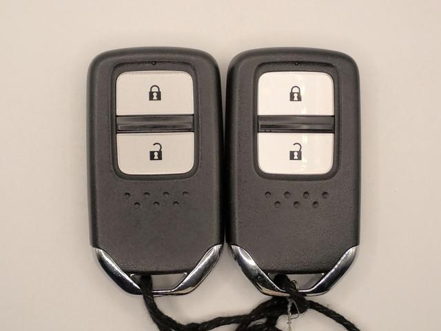 フィット 13G・Fコンフォートエディション 純正ディスプレイオーディオ ワンセグTV USB接続可能 バックカメラ ETC ワンオーナー ホンダセンシング レーダークルーズC LEDオートライト インテリキー Pスタート シートヒーター 禁煙車(7枚目)