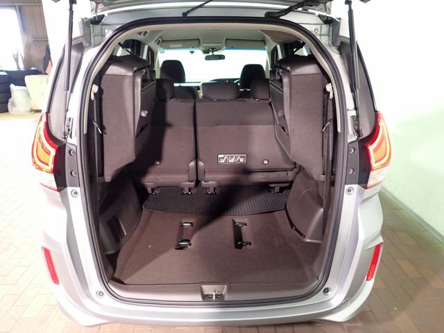 フリード Ｇ・ホンダセンシング　７人乗り　純正ディスプレイオーディオ　ＵＳＢ＆ＢＴ接続可能　ワンセグＴＶ　バックカメラ　ＥＴＣ　ワンオーナー　両側パワスラ　レーダークルーズＣ　ＬＥＤオートライト　プッシュスタート　スペアキー（26枚目）