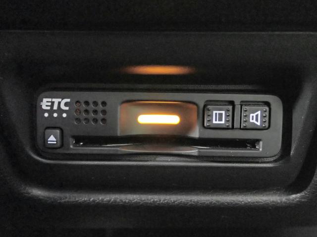 ステップワゴンスパーダ スパーダ・クールスピリットホンダセンシング　７人乗り　純正９インチナビ　フルセグＴＶ　ＵＳＢ＆ＢＴ＆ＨＤＭＩ接続可能　バックカメラ　ＥＴＣ　純正フリップダウンモニター　ワンオーナー　両側パワスラ　シートヒーター　ＬＥＤオートライト　禁煙車（9枚目）