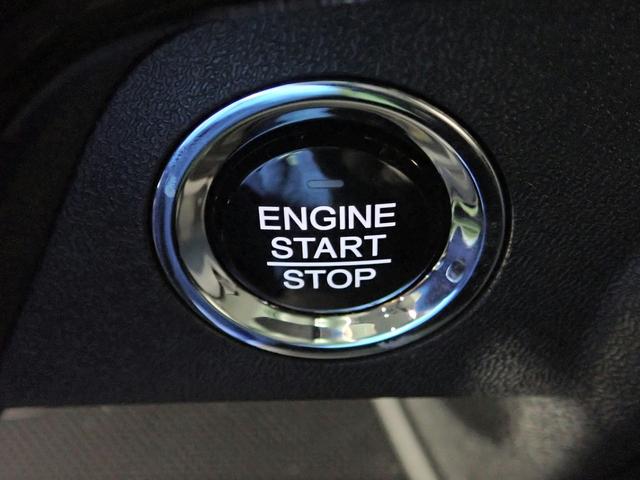 ステップワゴンスパーダ スパーダ・クールスピリットホンダセンシング　７人乗り　純正９インチナビ　フルセグＴＶ　ＵＳＢ＆ＢＴ＆ＨＤＭＩ接続可能　バックカメラ　ＥＴＣ　純正フリップダウンモニター　ワンオーナー　両側パワスラ　シートヒーター　ＬＥＤオートライト　禁煙車（17枚目）