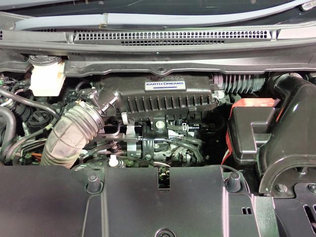 ステップワゴンスパーダ スパーダ・クールスピリットホンダセンシング　７人乗り　純正９インチナビ　フルセグＴＶ　ＵＳＢ＆ＢＴ＆ＨＤＭＩ接続可能　バックカメラ　ＥＴＣ　純正フリップダウンモニター　ワンオーナー　両側パワスラ　シートヒーター　ＬＥＤオートライト　禁煙車（34枚目）