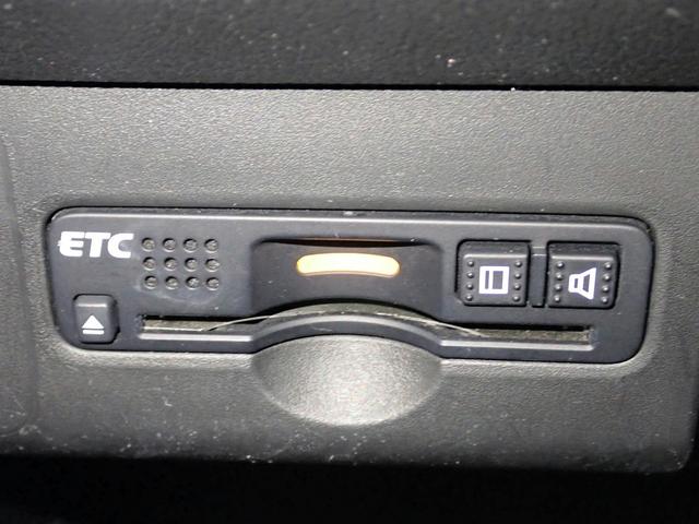 N-BOXカスタム G・ターボLパッケージ 社外9インチナビ フルセグTV USB&BT接続可能 バックカメラ ETC ワンオーナー 両側パワスラ クルーズC ハーフレザーシート インテリキー プッシュスタート HIDオートライト 禁煙車(8枚目)