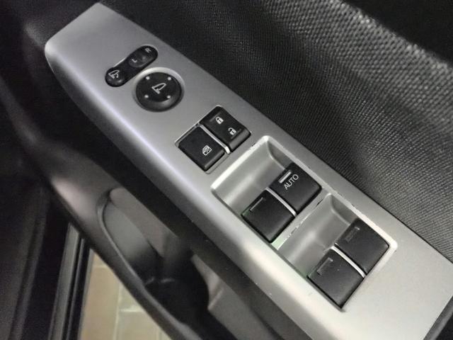 N-BOXカスタム G・ターボLパッケージ 社外9インチナビ フルセグTV USB&BT接続可能 バックカメラ ETC ワンオーナー 両側パワスラ クルーズC ハーフレザーシート インテリキー プッシュスタート HIDオートライト 禁煙車(17枚目)