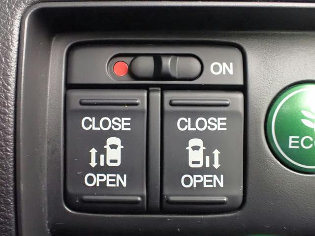 オデッセイハイブリッド ハイブリッドアブソルート・ホンダセンシンアドバンスP 7人乗り 純正ナビ フルセグTV USB&BT&HDMI接続可能 マルチビューカメラ ETC ワンオーナー 両側パワスラ レーダークルーズC ブラインドスポットモニター パワーシート 禁煙車(9枚目)