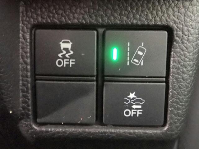 Ｎ－ＢＯＸカスタム Ｇ・Ｌターボホンダセンシング　社外ナビ　フルセグＴＶ　ＵＳＢ＆ＢＴ接続可能　バックカメラ　ＥＴＣ　両側パワスラ　レーダークルーズＣ　ＬＥＤオートライト　インテリキー　プッシュスタート　Ａストップ　ハーフレザー　純正アルミ　禁煙車（12枚目）