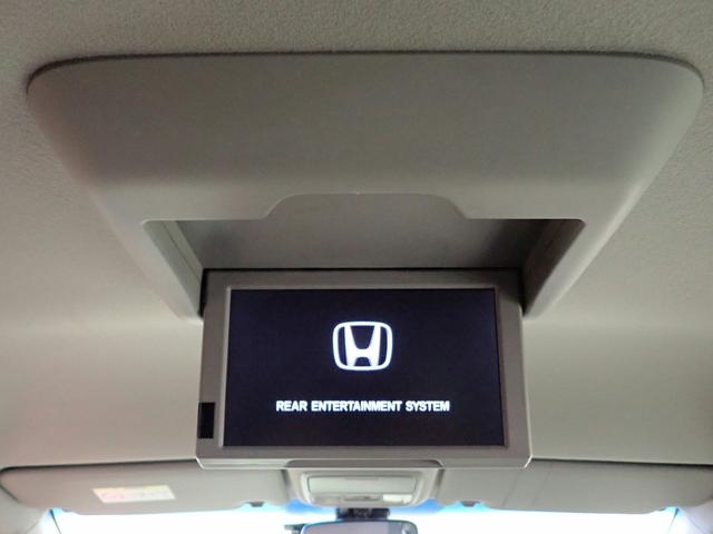 ステップワゴンスパーダ スパーダ　７人乗り　純正ナビ　フルセグＴＶ　ＵＳＢ＆ＢＴ＆ＨＤＭＩ接続　マルチビューカメラ　ＥＴＣ　純正フリップダウンモニター　ホンダセンシング　レーダークルーズＣ　両側パワスラ　ＬＥＤオートライト　禁煙車（7枚目）