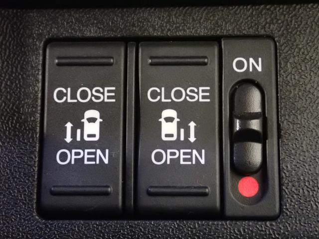 ステップワゴンスパーダ スパーダ　７人乗り　純正ナビ　フルセグＴＶ　ＵＳＢ＆ＢＴ＆ＨＤＭＩ接続　マルチビューカメラ　ＥＴＣ　純正フリップダウンモニター　ホンダセンシング　レーダークルーズＣ　両側パワスラ　ＬＥＤオートライト　禁煙車（10枚目）