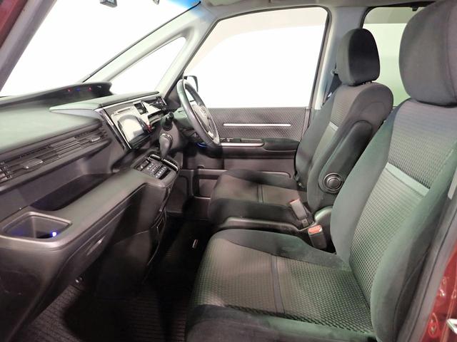 ステップワゴンスパーダ スパーダ　７人乗り　純正ナビ　フルセグＴＶ　ＵＳＢ＆ＢＴ＆ＨＤＭＩ接続　マルチビューカメラ　ＥＴＣ　純正フリップダウンモニター　ホンダセンシング　レーダークルーズＣ　両側パワスラ　ＬＥＤオートライト　禁煙車（23枚目）