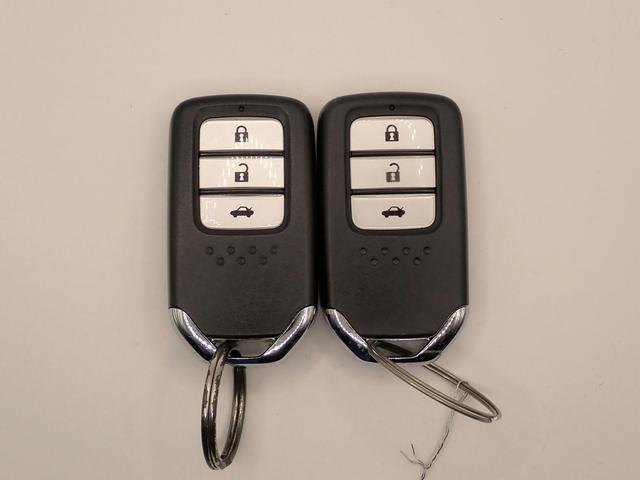 グレイス ハイブリッドＥＸ　純正ナビ　フルセグＴＶ　ＵＳＢ＆ＢＴ＆ＨＤＭＩ接続可能　バックカメラ　ＥＴＣ　ワンオーナー　安心パッケージ　クルーズＣ　ＬＥＤオートライト　プッシュスタート　ハーフレザー　シートヒーター　純正アルミ（7枚目）