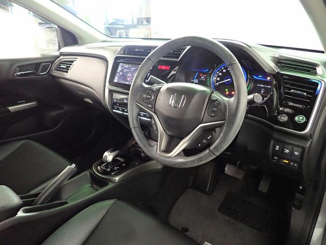 グレイス ハイブリッドＥＸ　純正ナビ　フルセグＴＶ　ＵＳＢ＆ＢＴ＆ＨＤＭＩ接続可能　バックカメラ　ＥＴＣ　ワンオーナー　安心パッケージ　クルーズＣ　ＬＥＤオートライト　プッシュスタート　ハーフレザー　シートヒーター　純正アルミ（21枚目）