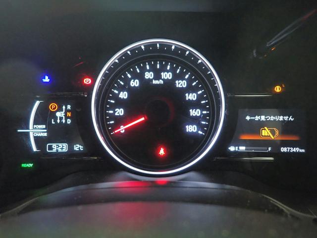 ヴェゼル ハイブリッドＲＳ・ホンダセンシング　純正ナビ　ＵＳＢ＆ＢＴ接続可能　バックカメラ　ＥＴＣ　ワンオーナー　レーダークルーズＣ　ＬＥＤオートライト　シートヒーター　ハーフレザー　ルーフレール　プッシュスタート　純正１８インチアルミ（19枚目）