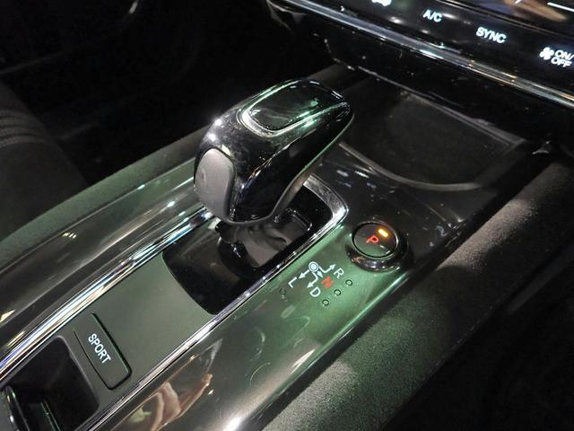 ヴェゼル ハイブリッドＲＳ・ホンダセンシング　純正ナビ　ＵＳＢ＆ＢＴ接続可能　バックカメラ　ＥＴＣ　ワンオーナー　レーダークルーズＣ　ＬＥＤオートライト　シートヒーター　ハーフレザー　ルーフレール　プッシュスタート　純正１８インチアルミ（20枚目）