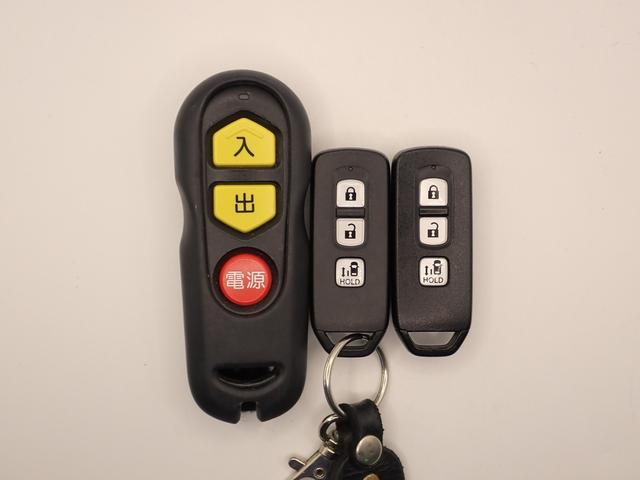 Ｎ－ＢＯＸ Ｌ・スロープ　車いす仕様　社外ナビ　ワンセグＴＶ　ＵＳＢ＆ＢＴ接続　バックカメラ　ワンオーナー　ホンダセンシング　レーダークルーズＣ　左側パワスラ　シートヒーター　ＬＥＤオートライト　スペアキー　禁煙車（7枚目）