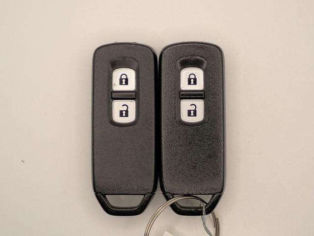 Ｎ－ＢＯＸ Ｇ　純正ＣＤオーディオ　インテリキー　プッシュスタート　アイドリングストップ　社外１３インチアルミ（6枚目）