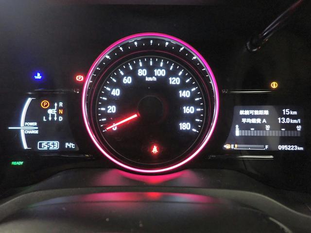 ヴェゼル ハイブリッドＲＳ・ホンダセンシング　純正８インチナビ　フルセグＴＶ　ＵＳＢ＆ＢＴ接続　バックカメラ　ＥＴＣ　ワンオーナー　レーダークルーズＣ　コンフォートビューパッケージ　シートヒーター　ＬＥＤオートライト　純正アルミ　スペアキー（19枚目）