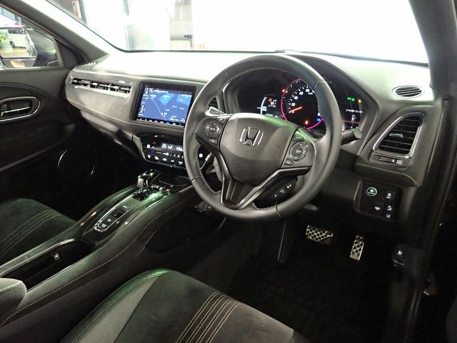 ヴェゼル ハイブリッドＲＳ・ホンダセンシング　純正８インチナビ　フルセグＴＶ　ＵＳＢ＆ＢＴ接続　バックカメラ　ＥＴＣ　ワンオーナー　レーダークルーズＣ　コンフォートビューパッケージ　シートヒーター　ＬＥＤオートライト　純正アルミ　スペアキー（21枚目）