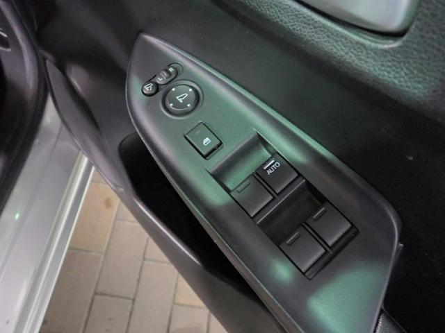 フィットハイブリッド Ｆパッケージ　純正ナビ　バックカメラ　ワンオーナー　安心パッケージ　Ｆパッケージ　インテリキー　プッシュスタート　スペアキー（14枚目）