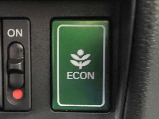 オデッセイ アブソルート・ＥＸ　７人乗り　純正ナビ　フルセグＴＶ　ＵＳＢ＆ＢＴ＆ＨＤＭＩ接続　マルチビューカメラ　ＥＴＣ２．０　フリップダウンモニター　ホンダセンシング　パワーテールゲート　レーダーＣＣ　両側パワスラ　純正アルミ（17枚目）