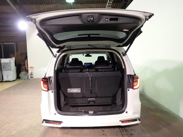 オデッセイ アブソルート・ＥＸ　７人乗り　純正ナビ　フルセグＴＶ　ＵＳＢ＆ＢＴ＆ＨＤＭＩ接続　マルチビューカメラ　ＥＴＣ２．０　フリップダウンモニター　ホンダセンシング　パワーテールゲート　レーダーＣＣ　両側パワスラ　純正アルミ（26枚目）