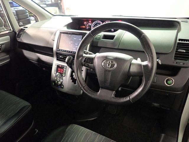 ヴォクシー ZS 煌II 純正8インチHDDナビ・フルセグTV・DVD再生・音楽録音・ブルートゥース音楽 天吊りモニター バックカメラ ETC インテリキー HIDヘッド 両側パワースライド 純正16インチAW(7枚目)