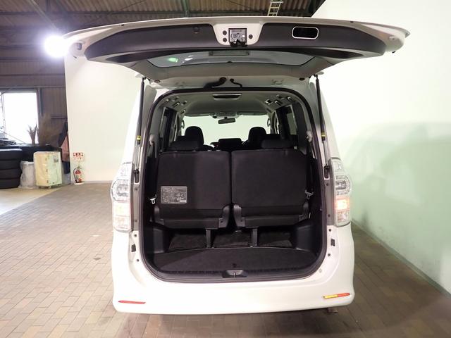 ヴォクシー ZS 煌II 純正8インチHDDナビ・フルセグTV・DVD再生・音楽録音・ブルートゥース音楽 天吊りモニター バックカメラ ETC インテリキー HIDヘッド 両側パワースライド 純正16インチAW(24枚目)