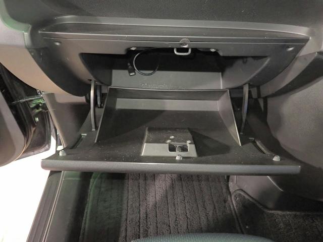 プレマシー ２０Ｃ－スカイアクティブ　純正メモリーナビ・フルセグＴＶ・ＤＶＤ再生・ブルートゥース音楽　バックカメラ　ＥＴＣ　キーレスエントリー　前後ドラレコ　社外ＬＥＤ　禁煙車（18枚目）