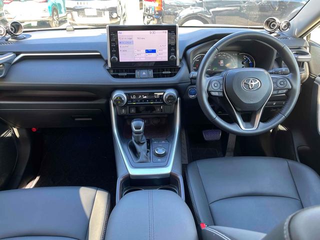 ＲＡＶ４ ハイブリッドＧ　４ＷＤ　ドライブレコーダー　全周囲カメラ　クリアランスソナー　オートクルーズコントロール　レーンアシスト　パワーシート　ナビ　オートマチックハイビーム　オートライト　電動リアゲート　アルミホイール（2枚目）