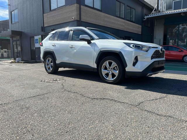 ＲＡＶ４ ハイブリッドＧ　４ＷＤ　ドライブレコーダー　全周囲カメラ　クリアランスソナー　オートクルーズコントロール　レーンアシスト　パワーシート　ナビ　オートマチックハイビーム　オートライト　電動リアゲート　アルミホイール（30枚目）