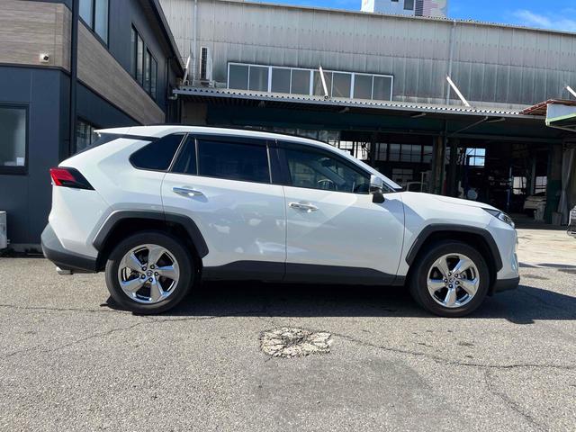 ＲＡＶ４ ハイブリッドＧ　４ＷＤ　ドライブレコーダー　全周囲カメラ　クリアランスソナー　オートクルーズコントロール　レーンアシスト　パワーシート　ナビ　オートマチックハイビーム　オートライト　電動リアゲート　アルミホイール（33枚目）