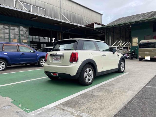ＭＩＮＩ ヴィクトリア　ＥＴＣ　バックカメラ　ナビ　クリアランスソナー　アルミホイール　オートライト　スマートキー　アイドリングストップ　電動格納ミラー　ＡＴ　ＡＢＳ　ＥＳＣ　ＵＳＢ　Ｂｌｕｅｔｏｏｔｈ　エアコン（18枚目）
