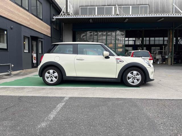 ＭＩＮＩ ヴィクトリア　ＥＴＣ　バックカメラ　ナビ　クリアランスソナー　アルミホイール　オートライト　スマートキー　アイドリングストップ　電動格納ミラー　ＡＴ　ＡＢＳ　ＥＳＣ　ＵＳＢ　Ｂｌｕｅｔｏｏｔｈ　エアコン（27枚目）
