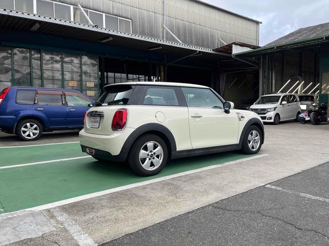 ＭＩＮＩ ヴィクトリア　ＥＴＣ　バックカメラ　ナビ　クリアランスソナー　アルミホイール　オートライト　スマートキー　アイドリングストップ　電動格納ミラー　ＡＴ　ＡＢＳ　ＥＳＣ　ＵＳＢ　Ｂｌｕｅｔｏｏｔｈ　エアコン（29枚目）