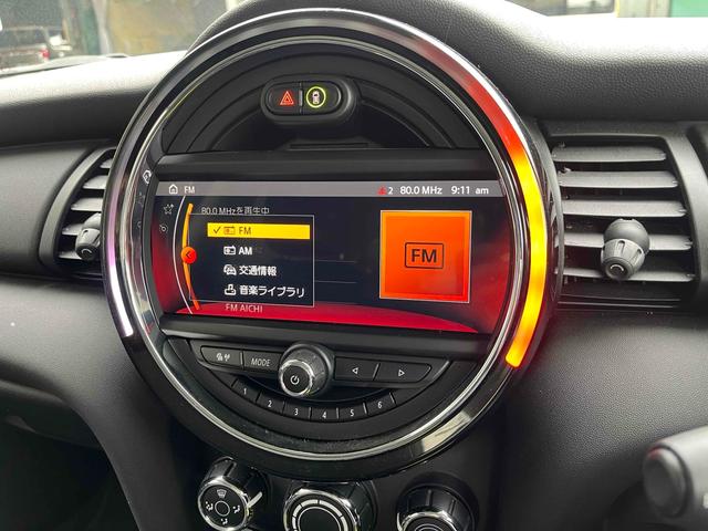 ＭＩＮＩ ヴィクトリア　ＥＴＣ　バックカメラ　ナビ　クリアランスソナー　アルミホイール　オートライト　スマートキー　アイドリングストップ　電動格納ミラー　ＡＴ　ＡＢＳ　ＥＳＣ　ＵＳＢ　Ｂｌｕｅｔｏｏｔｈ　エアコン（50枚目）