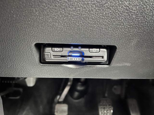アトレー ＲＳ　ＥＴＣ　バックカメラ　両側電動スライドドア　ナビ　ＴＶ　クリアランスソナー　オートクルーズコントロール　衝突被害軽減システム　オートライト　スマートキー　アイドリングストップ　電動格納ミラー　ＣＶＴ（9枚目）