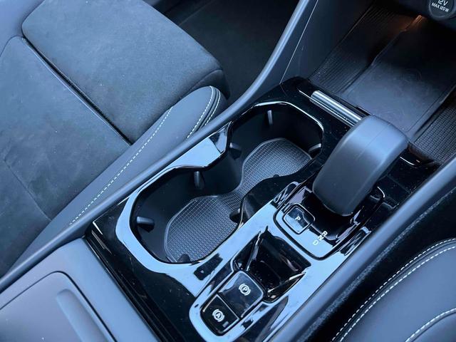 ＸＣ４０ アルティメット　Ｂ４　ＡＷＤ　ダークエディション　全周囲カメラ　クリアランスソナー　パワーシート　サンルーフ　電動リアゲート　アルミホイール　スマートキー　シートヒーター　ＡＴ　エアコン　パワーステアリング（14枚目）