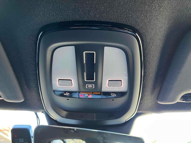 ＸＣ４０ アルティメット　Ｂ４　ＡＷＤ　ダークエディション　全周囲カメラ　クリアランスソナー　パワーシート　サンルーフ　電動リアゲート　アルミホイール　スマートキー　シートヒーター　ＡＴ　エアコン　パワーステアリング（18枚目）