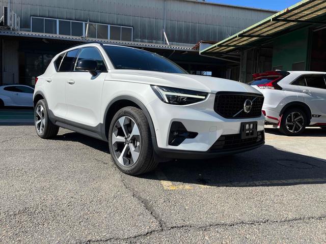 ＸＣ４０ アルティメット　Ｂ４　ＡＷＤ　ダークエディション　全周囲カメラ　クリアランスソナー　パワーシート　サンルーフ　電動リアゲート　アルミホイール　スマートキー　シートヒーター　ＡＴ　エアコン　パワーステアリング（23枚目）