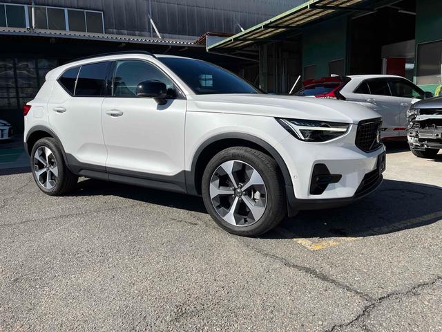 ＸＣ４０ アルティメット　Ｂ４　ＡＷＤ　ダークエディション　全周囲カメラ　クリアランスソナー　パワーシート　サンルーフ　電動リアゲート　アルミホイール　スマートキー　シートヒーター　ＡＴ　エアコン　パワーステアリング（24枚目）