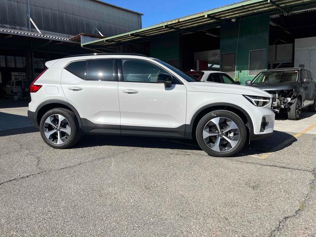 ＸＣ４０ アルティメット　Ｂ４　ＡＷＤ　ダークエディション　全周囲カメラ　クリアランスソナー　パワーシート　サンルーフ　電動リアゲート　アルミホイール　スマートキー　シートヒーター　ＡＴ　エアコン　パワーステアリング（26枚目）